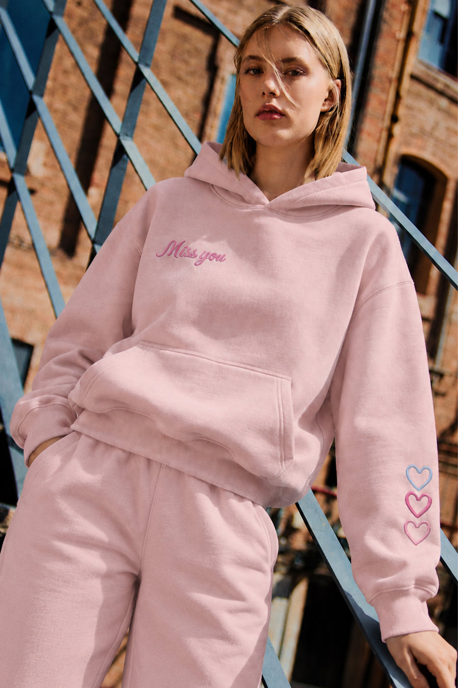 Lulus Friends Kadın Ekru Sırt Nakışlı Uzun Kol Soft Tuşeli 3 İplik Sweat — Pembe