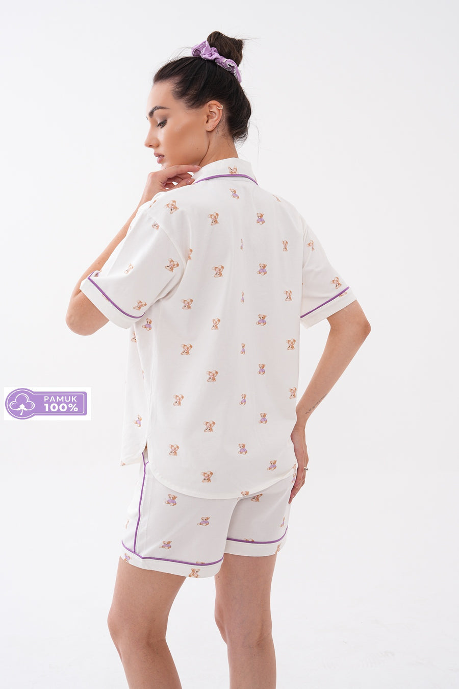 Gömlek Yaka Kısa Kol Önden Kalp Düğmeli Cep Detaylı  Ayıcık Desenli Şortlu Kadın Pijama Takımı Premium Pamuklu — Ekru