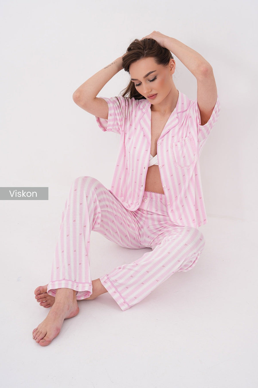 Gömlek Yaka Dantel Cep Detaylı Kısa Kollu Premium Viskon Çizgili Pantolon Kadın Pijama Takımı — Pembe