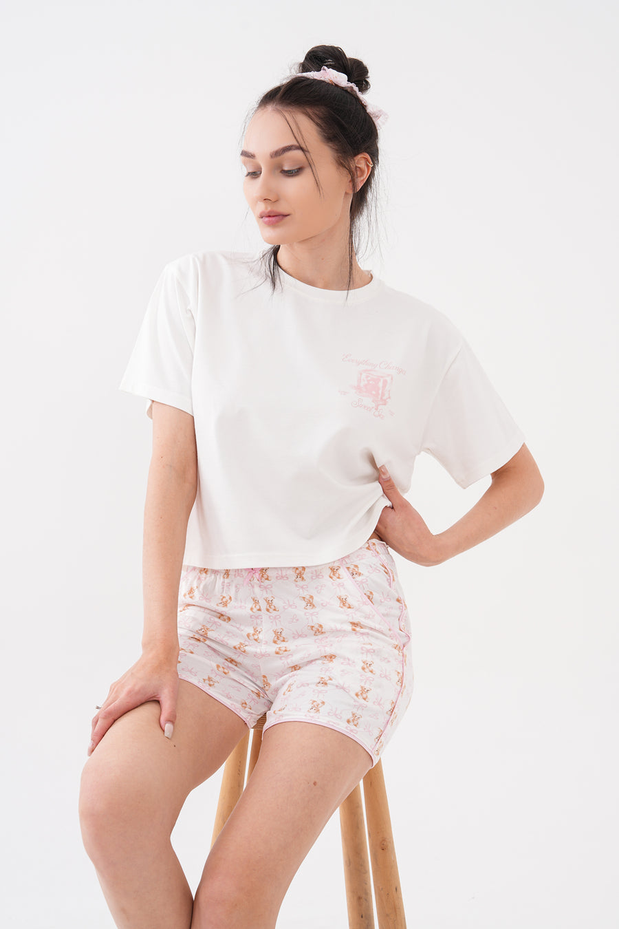 Bisiklet Yaka Oversize Tişört Ayıcık Fiyonk Desenli Milan Şortlu Yazlık Kadın Pijama Takımı — Pembe