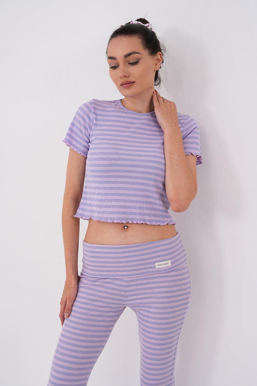 Fırfırlı Crop Tişört Çizgili Fitilli Flare Paça Pantolonlu Kadın Pijama Takımı Premium Viskon — Lila